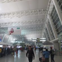 武漢空港国内線ターミナルは大きくゆったりしている