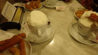 チュロスとホットチョコレートのお店