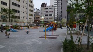 新橋駅に近い不思議な公園