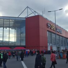 マインツ駅から無料バスがあります
