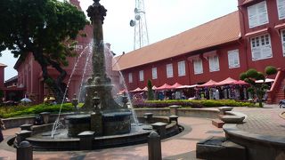 オランダ広場のイギリス統治時代の噴水