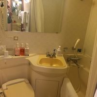 部屋のバスルーム