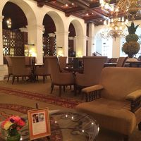 広いフロントロビー