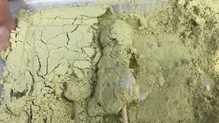 青きな粉がたっぷり、優しくておいしい三井寺力餅