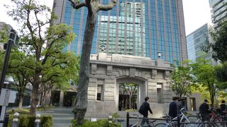 単なるオフィスビルではないです