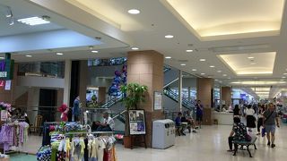 観光客も「サンエー (那覇メインプレイス店)」～おもろまち～