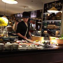 ちゃんとしたお寿司。お刺身もありますよ。