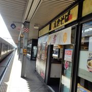 JR姫路駅ホームにあるそば店