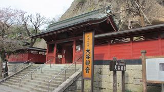 大きな観音像です