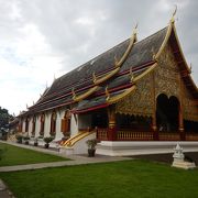 かつては宮殿だった寺院