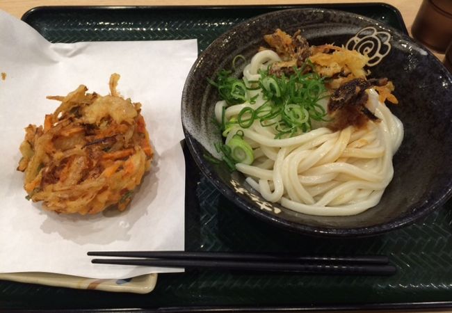 空港でリーズナブルにランチ