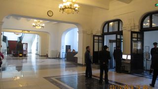 元は帝政ロシアの将校クラブだったところだそうです