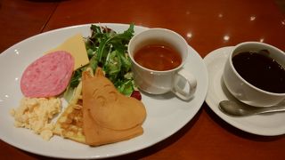 ムーミンファミリーと一緒にご飯