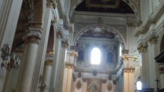 礼拝堂の飾りがすごい