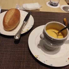 パンとスープ　パンが美味しかった