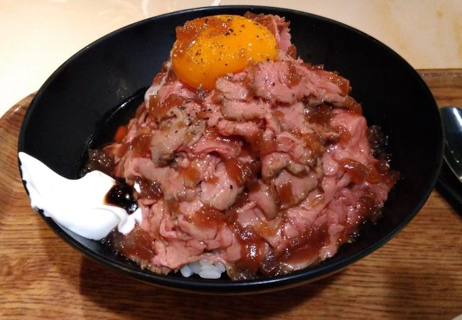 気軽にローストビーフ丼を。