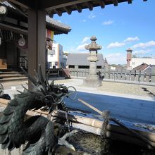 ３手水所とお堂