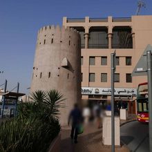 船着場近くの建物