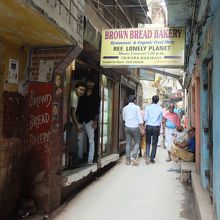 お店内外も、もう少し見栄えをよくした方がいいのでは…。