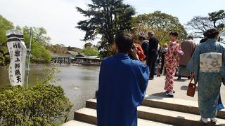 源頼朝の妻、北条政子が勝利を祈願して建立した、旗上弁財天社