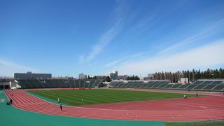 普段は静かな競技場の公園