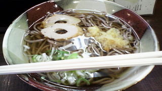 朝食を早く取りたい方や駅蕎麦が好きな方向け