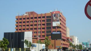 郊外の幹線道路