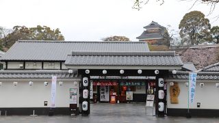 熊本城の麓の観光施設