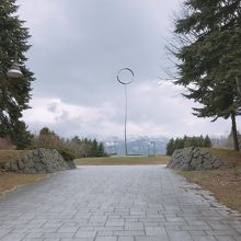 「芽生えの塔」