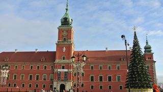 広場でもショパンの音楽