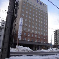 駅の目の前でコンビニ、郵便局があるので冬でも安心です