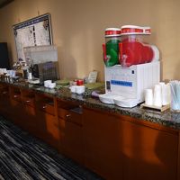 セルフサービスのカフェコーナー。喫煙室