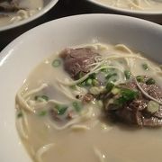 とんこつラーメンのような牛肉麺