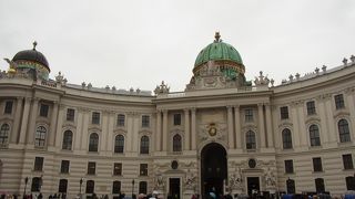 シシイミュージアム等が入る、王宮の観光。