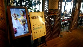 銀座を見渡せるカフェ