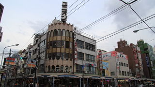 日本らしい食器類を求める外人さんが多い