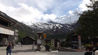 “アルプスの真珠”とも呼ばれているサース谷の中心地です