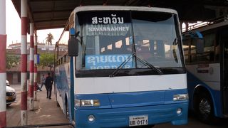 国際バスと近郊への路線バスはここ