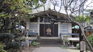 葛飾北斎の墓がある寺院