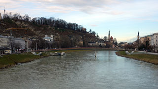 ザルツィッハ川に架かる橋