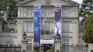 千鳥ヶ淵公園に面した場所にあります!!