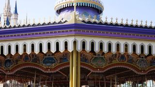 ディズニーランドのメリーゴーランド！