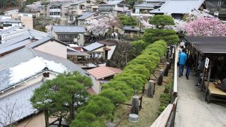 五重塔への通り沿いにあります