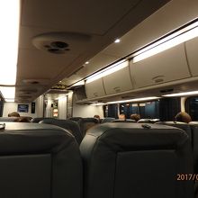 ビジネスクラス車内