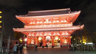 大わらじが見物です。