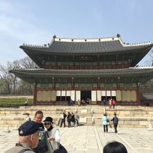 入り口からの入ってすぐ