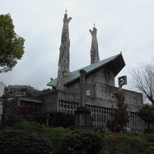 教会の形が特徴的です