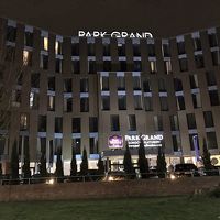 夜にチェックイン。結構素敵なホテルです。