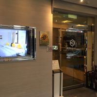 入り口にはテレビがあり部屋の様子もわかります