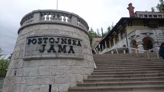 鍾乳洞の規模の大きさに圧巻